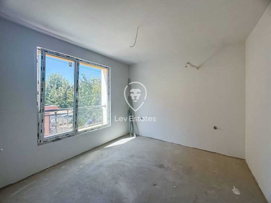 Продава се Двустаен апартамент в Бургас, Сарафово - 66 кв.м за 1955 €/кв.м - Снимка #1