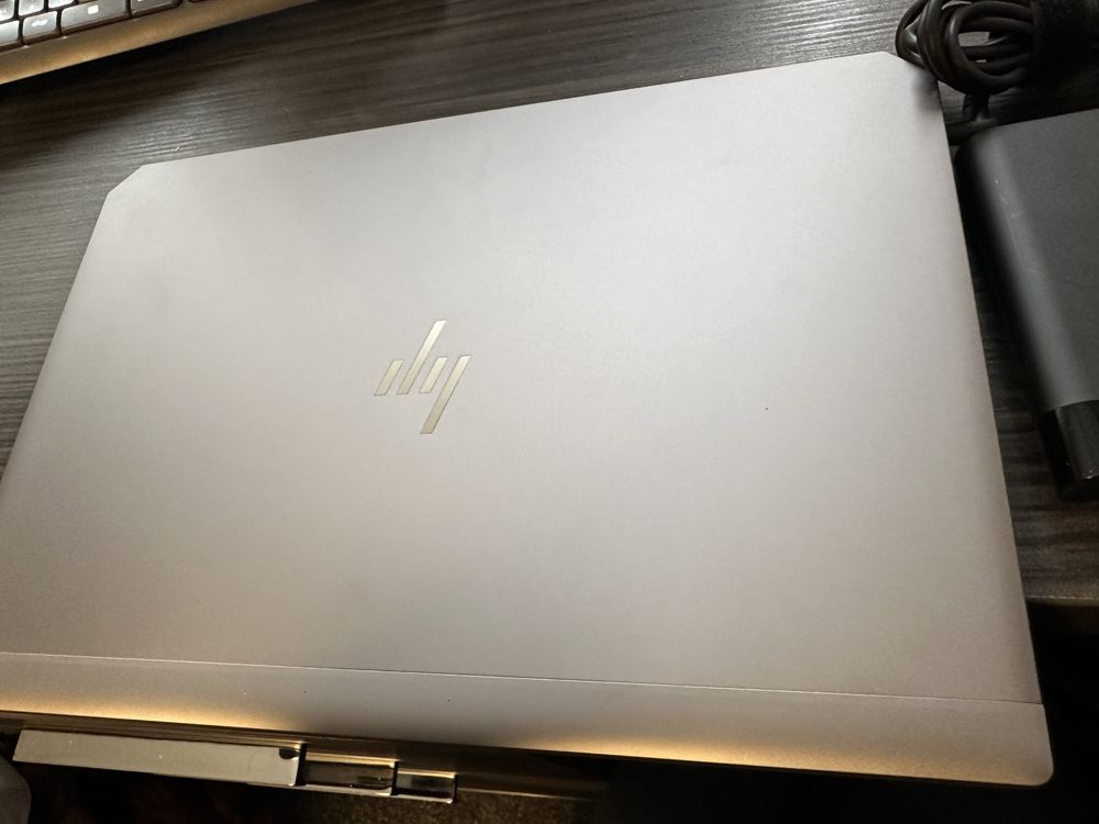 HP Zbook 15 G6, i7-2.60ghz, 32GB RAM, SSD 512GB. WIN 11 PRO.