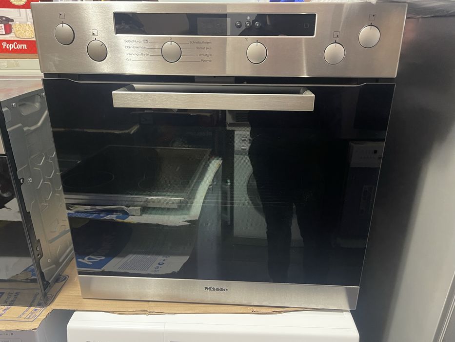 Miele Фурна с котлони Миеле