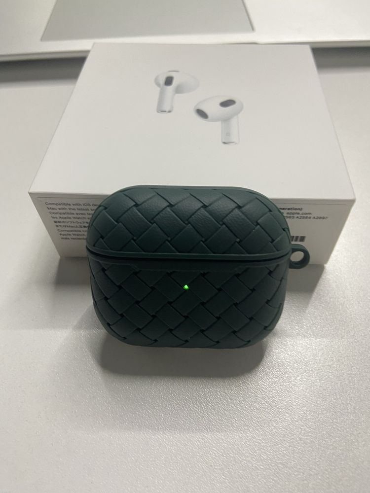 Наушники AirPods 3 Lightning зарядка