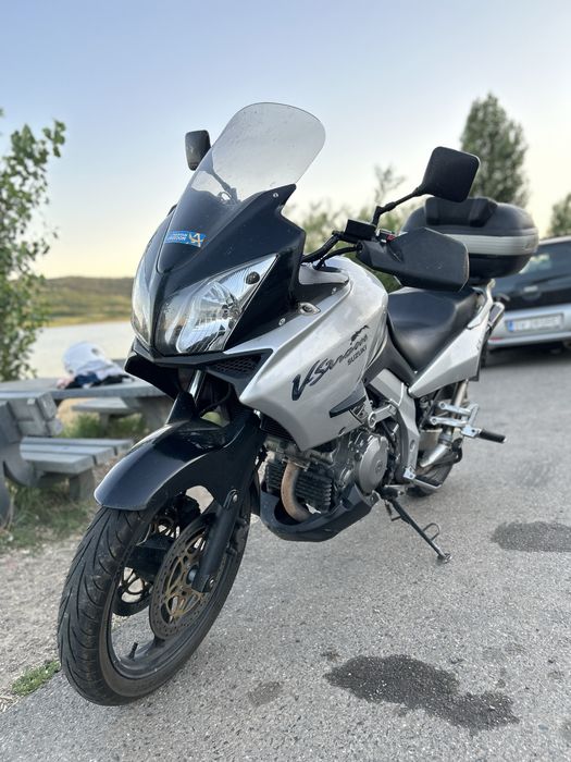 Motocicleta Suzuki V-Strom DL1000