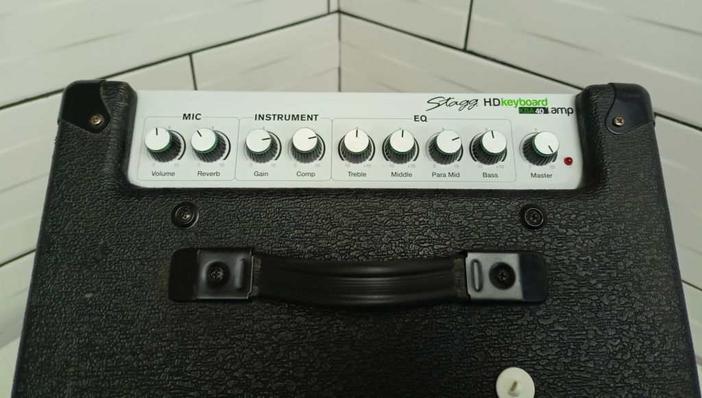 Amplificator Stagg 40 Watt, combo, clapa, keyboard, voce, instrument