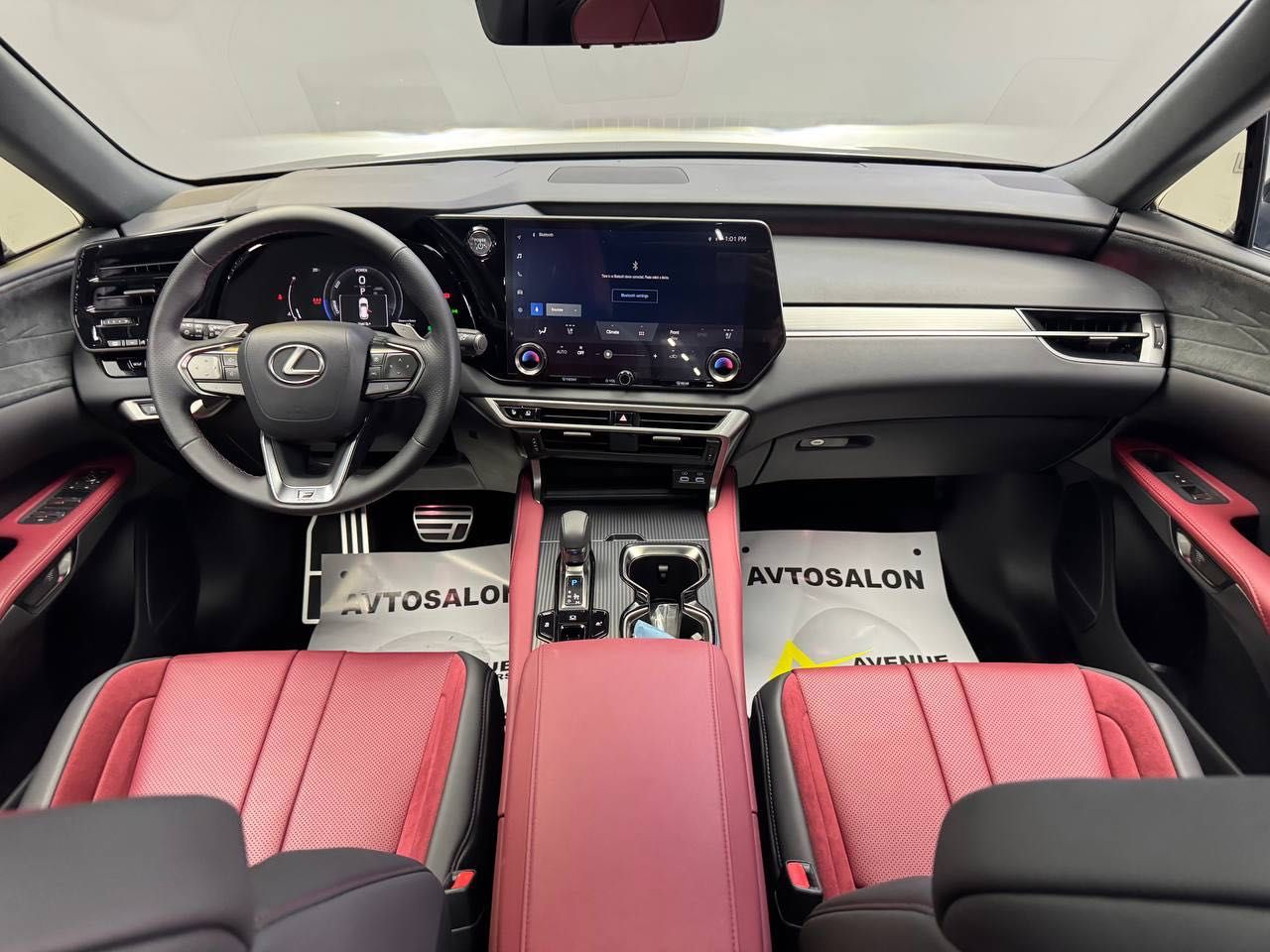 Продается новый Lexus RX500h