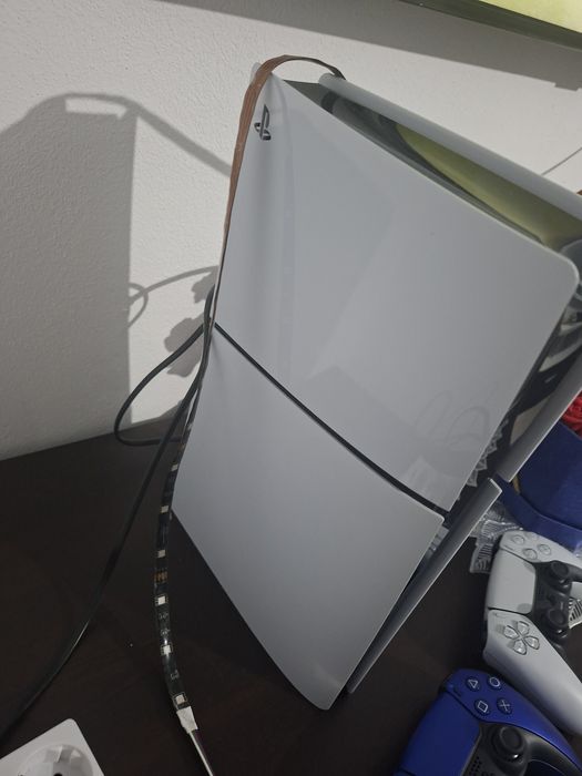 Vând ps5 +2 manete +jocuri