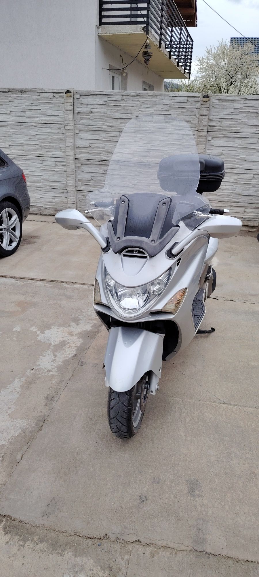 Scuter kymco xciting 500