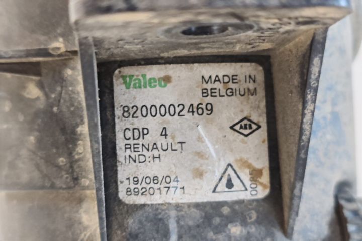 Far Ceata Proiector stanga 8200002469 Renault Clio a 2-a generatie