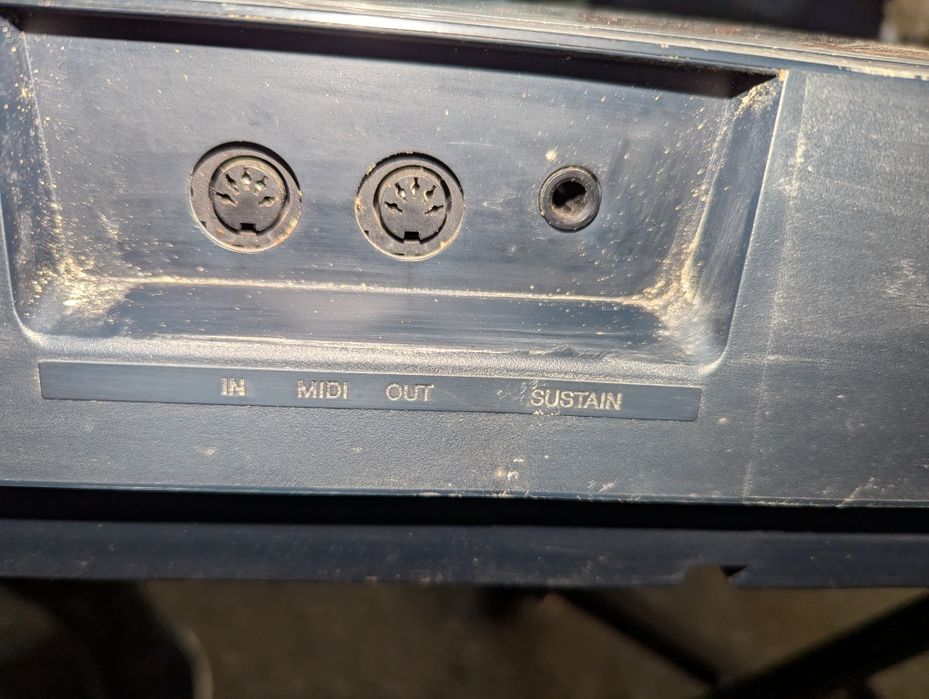 Ретро синтезатор Yamaha