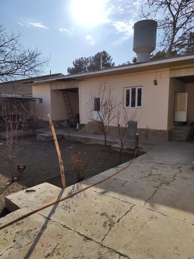 Hovli sotiladi Jomboy tuman markazida
