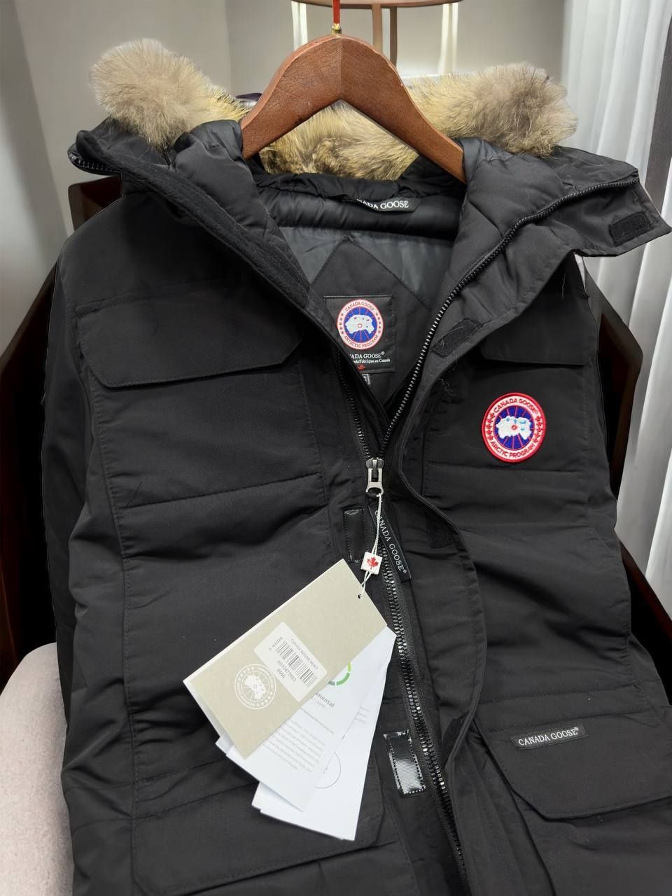 Geaca Canada Goose de iarnă