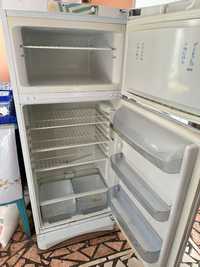 Продается холодильник индезит