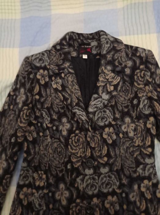 Продавам дамско зимно палто и кожух