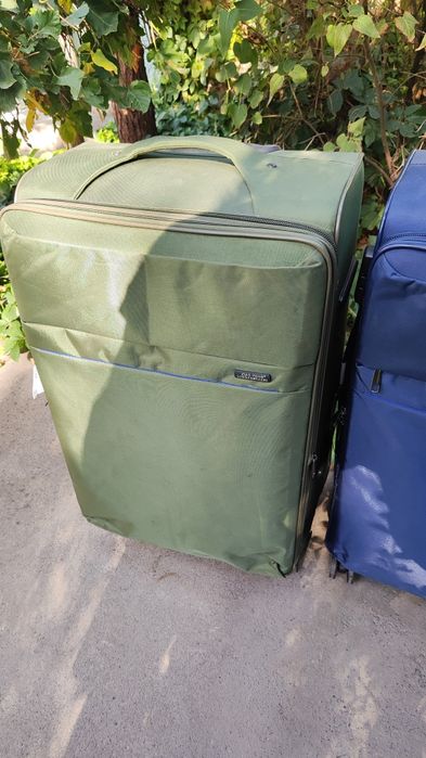 Продается чемодан