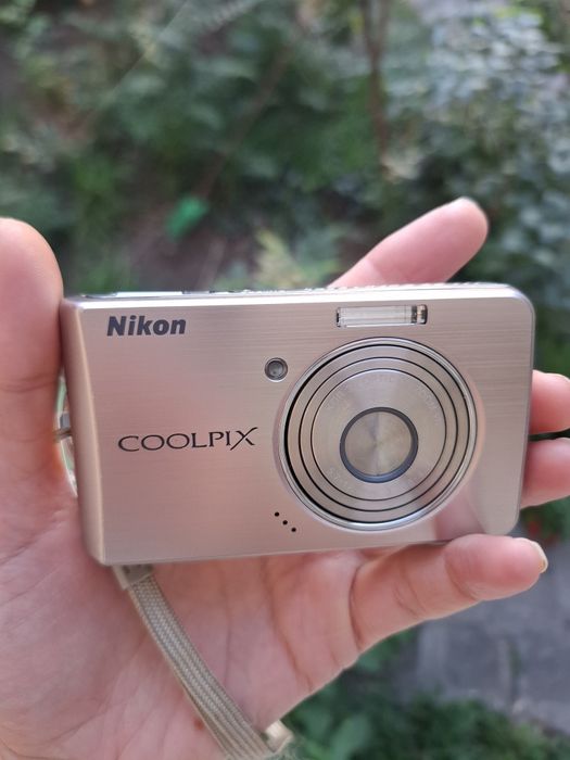 Компактен дигитален фотоапарат NIKON COOLPIX S520