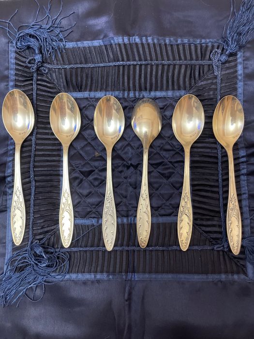 Столовые приборы