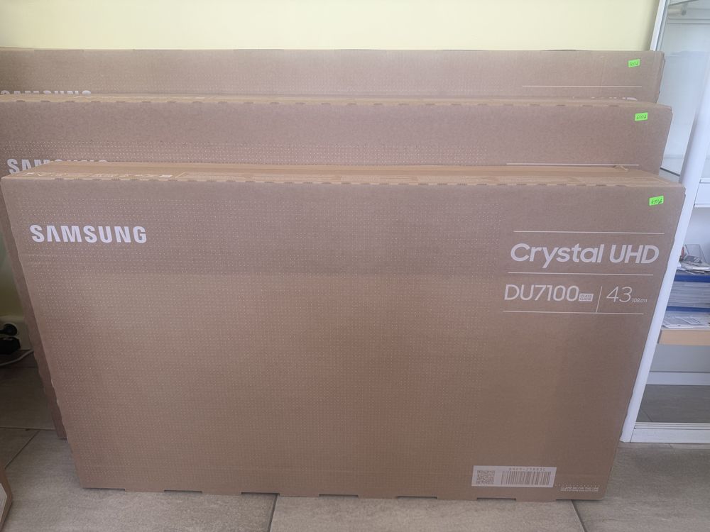 Samsung Crystal UHD DU7100 43”