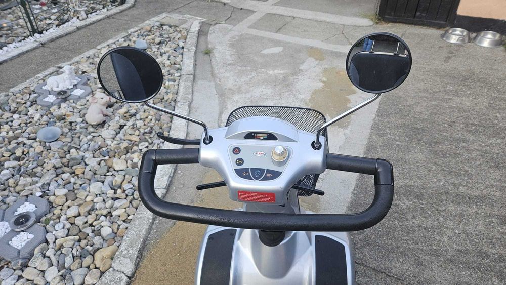Scooter Electric cu 4 Roți persoane dizabilitati