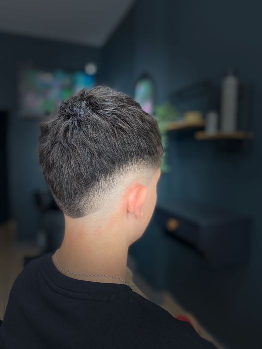 Post de inchiriat ~FRIZERIE~