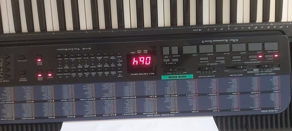 Orga  CASIO CT-680 digital reverb