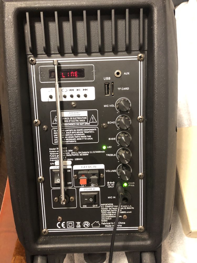 Boxa portabila/microfon si masina de insurubat set