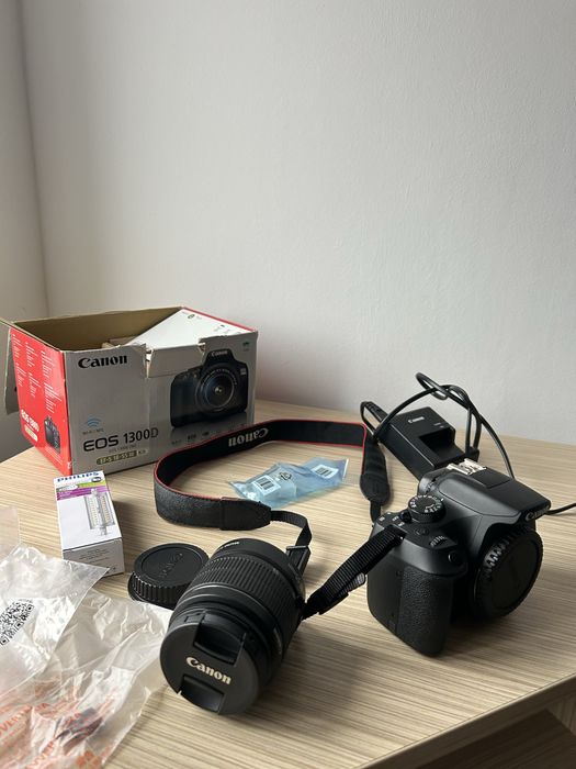 Canon eos 1300D w