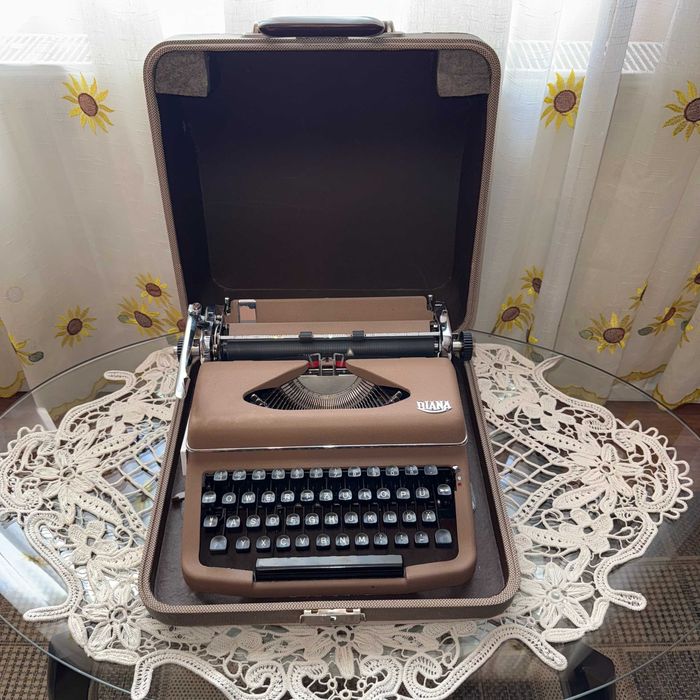 masina de scris Diana FUNCTIONALA