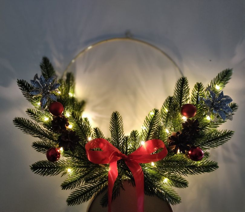 Coronițe de brad natural și artificial.