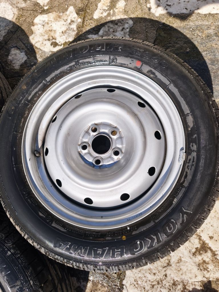 Летни гуми 4 броя с лети джанти + 1 резервна с джанта 215/60/16 Subaru