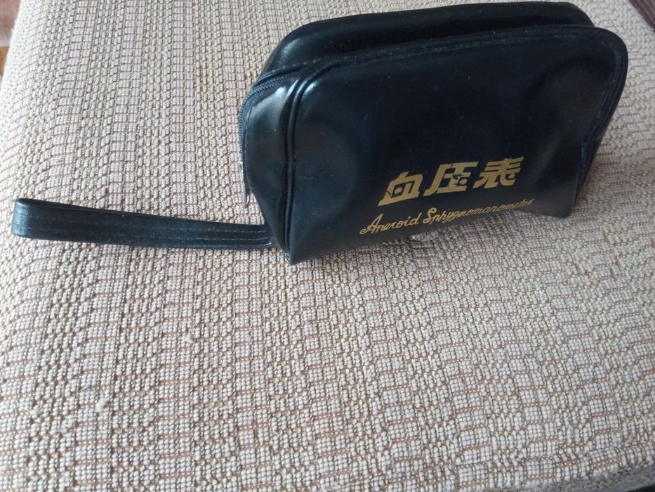 Черна кожена чанта