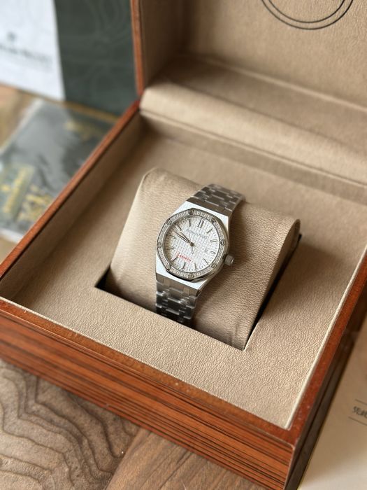Audemars Piguet Royal Oak Quartz 33 mm - дамски модел