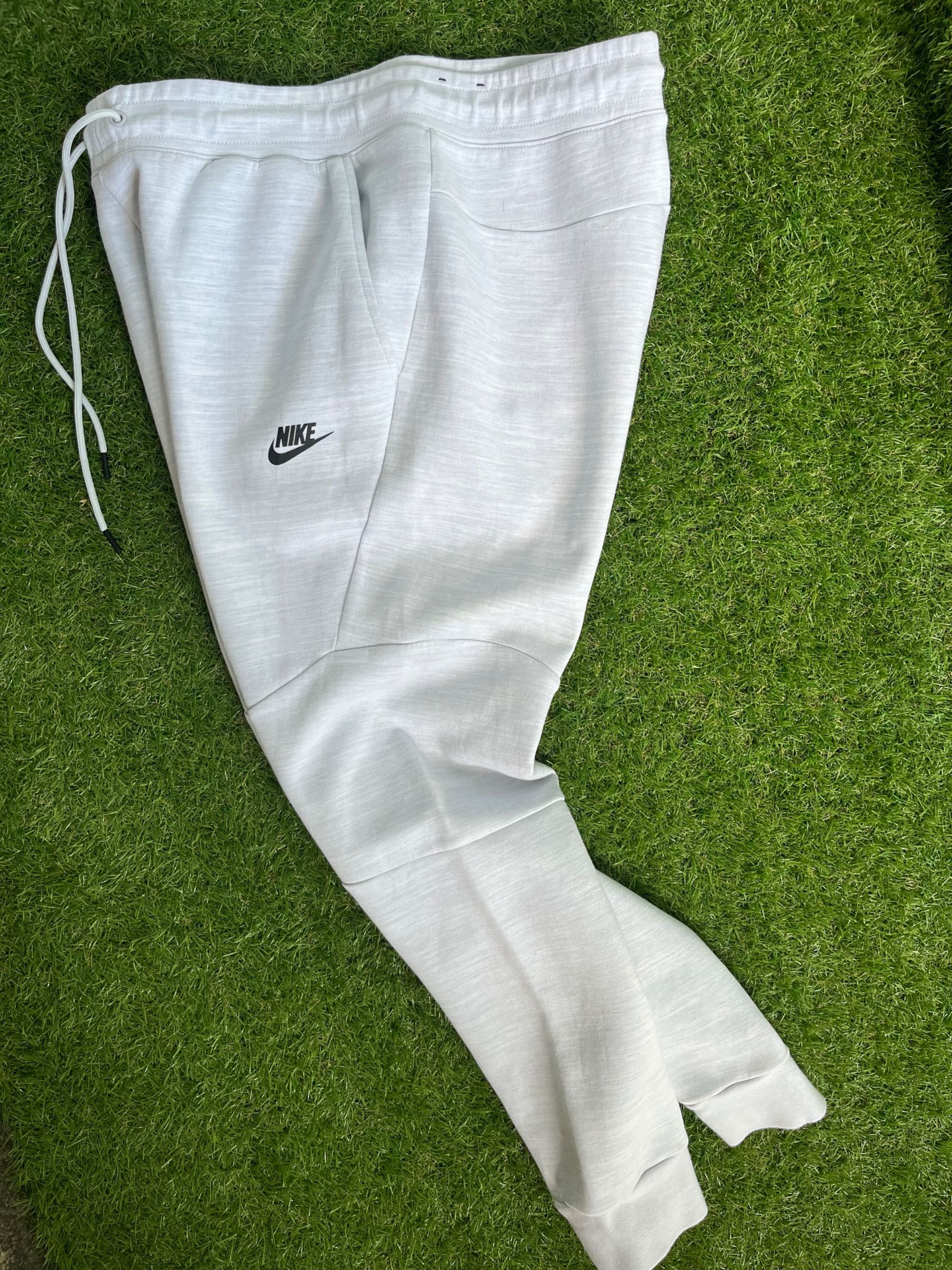 Мъжко долнище : NIKE TECH FLEECE L