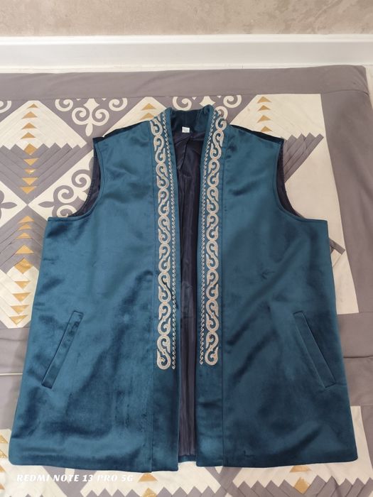 Продам мужской камзол  новый 56размер