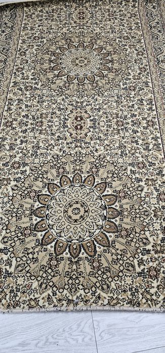 Продаётся ковёр.