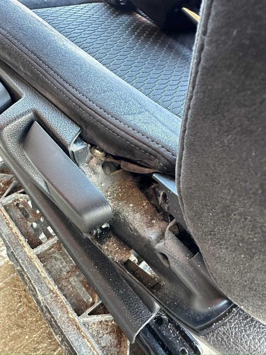 Detailing interior, curatare scaune auto