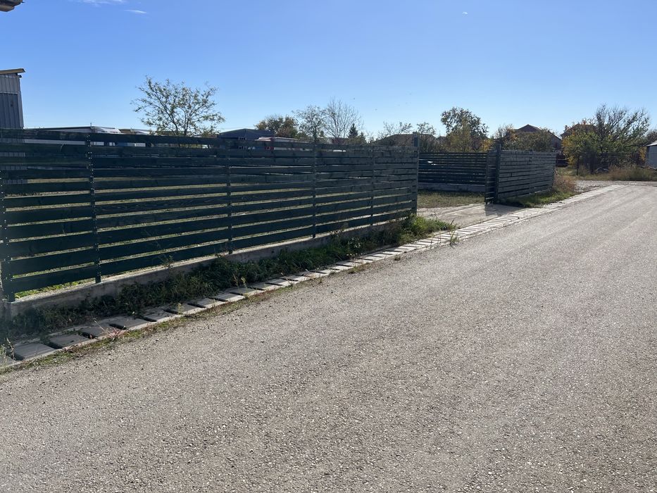 Teren intravilan 3.327 mp cu construcție nouă în Santion