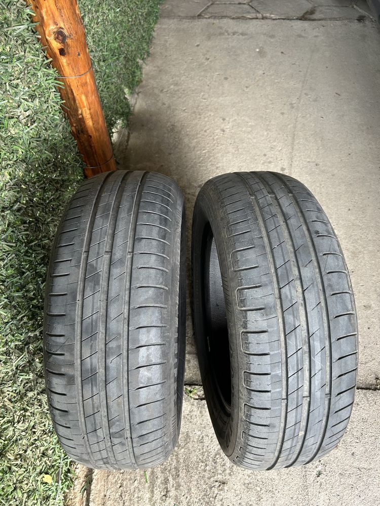 Продавам два броя летни гуми 195/65/15 Good Year