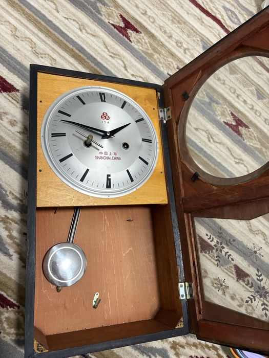 Ceas de perete cu pendul