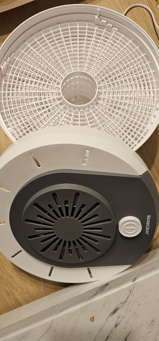 Aparat de uscat fructe sau legume