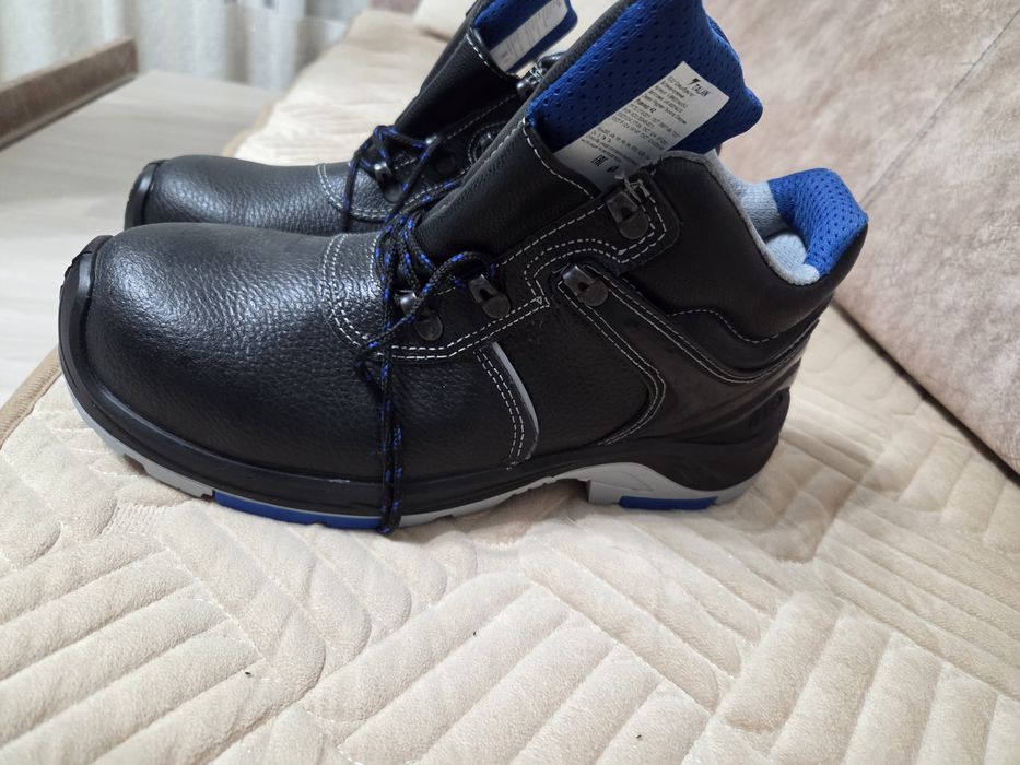 Новые рабочие ботинки р.42
