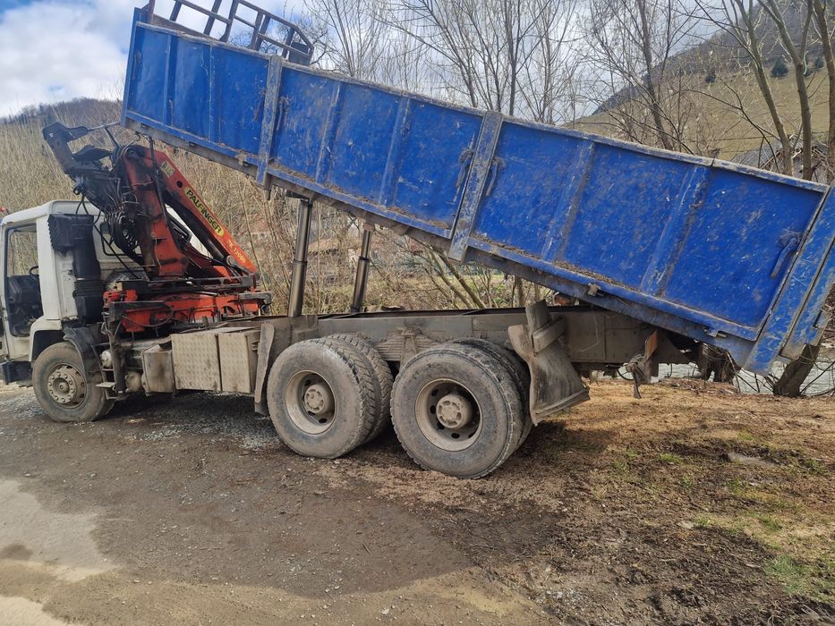 Volvo FL12 basculabil 6x4 cu macara si racoante forestiere
