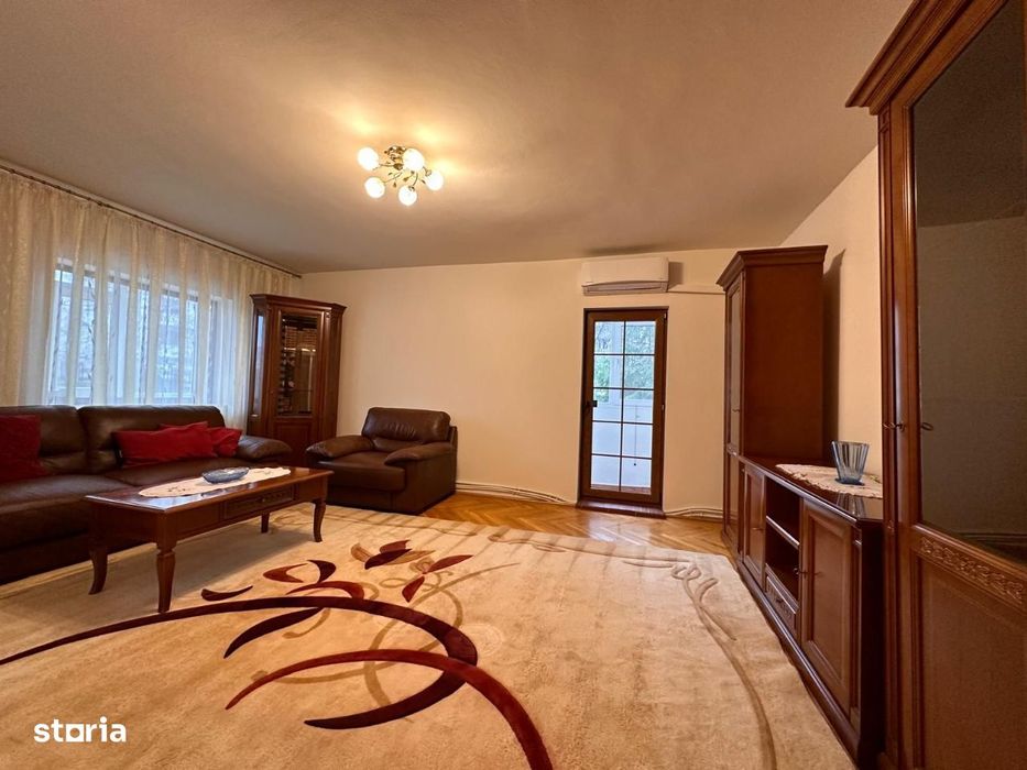 De vânzare apartament 3 camere Arcu, la blocurile tip vilă