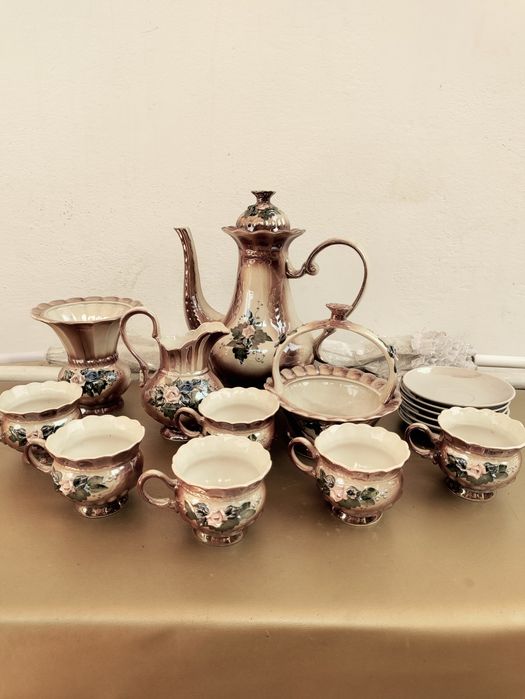 Фарфоровый чайный сервиз