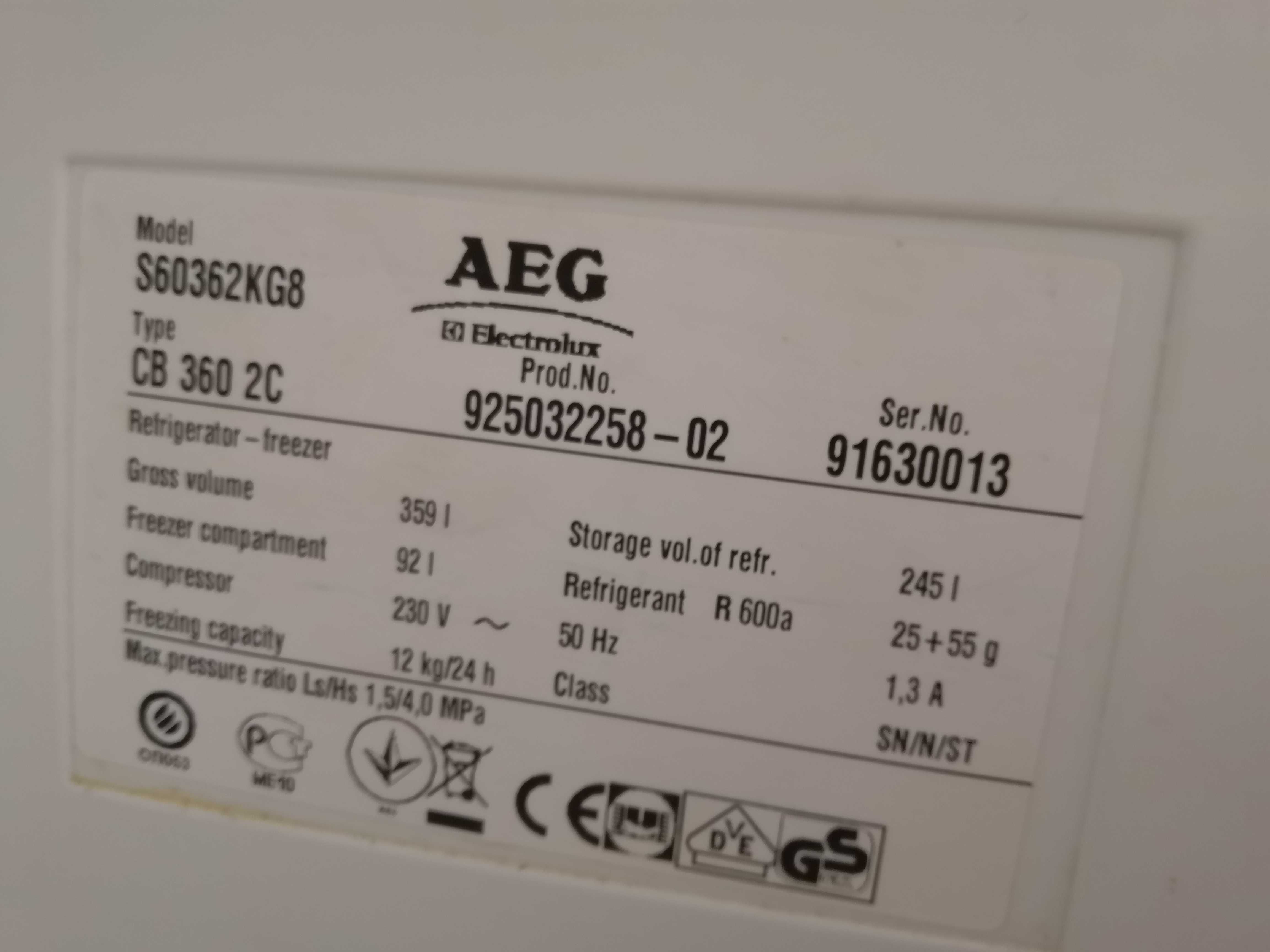 Хладилник с фризер AEG Electrolux Santo S60362KG8