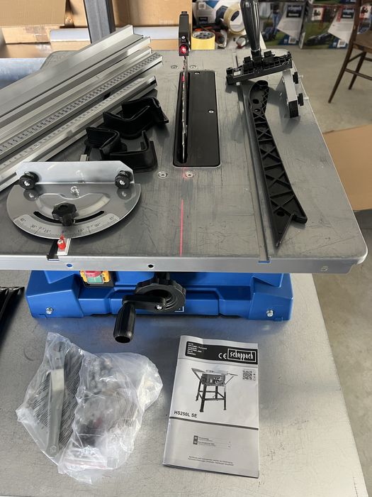 Стационарен  циркуляр с лазер Scheppach HS110 и HS250L SE 2000W 4800об