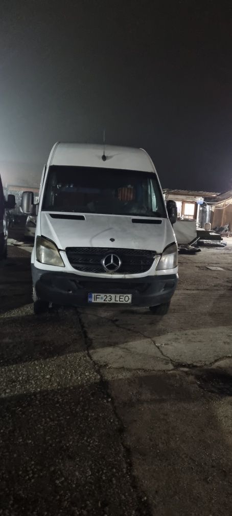 Dezmembrez Mercedes Sprinter 2008 2.2 diesel