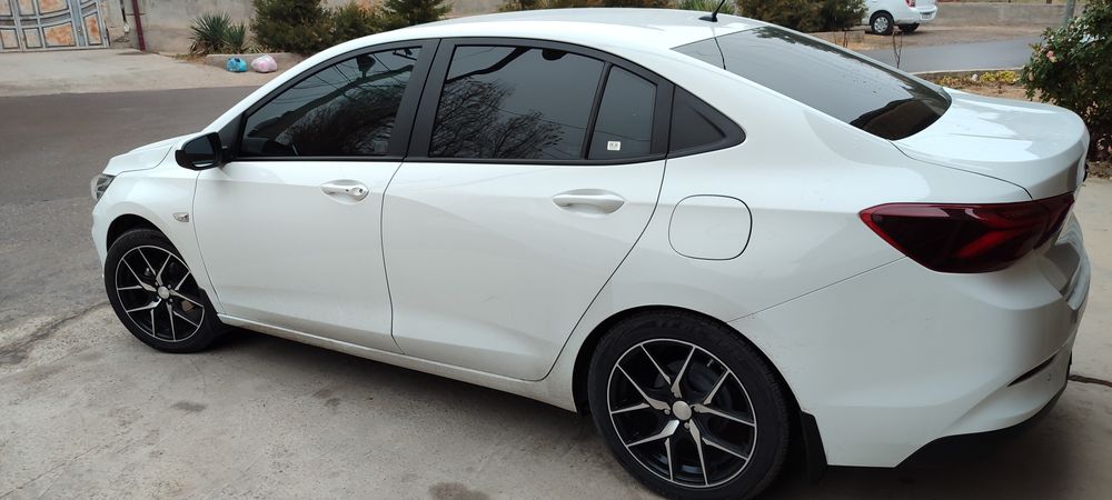 Onix 12500$ насия савдо (аренда) га сотилади