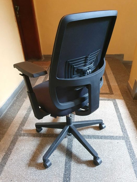 Офис стол Haworth Lively Black