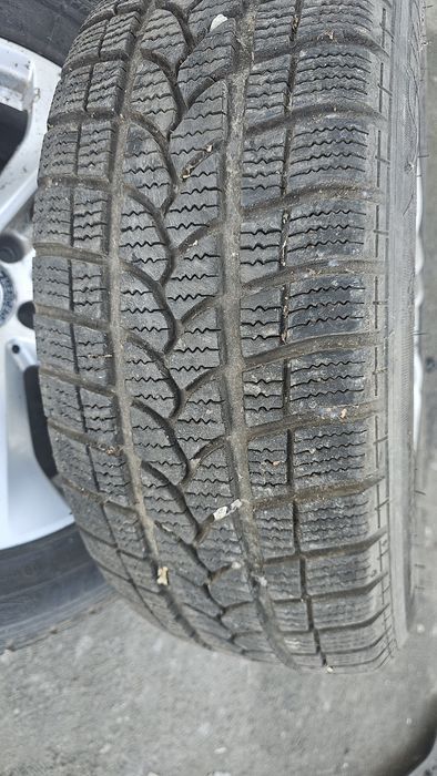 Anvelope iarna 235 55 17 235/55/17 dot 2017 stare foarte buna