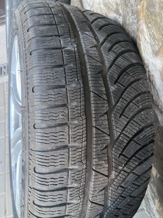 Jante r18 BMW Seria 5 F10/F11 cu cauciucuri de iarna Michelin