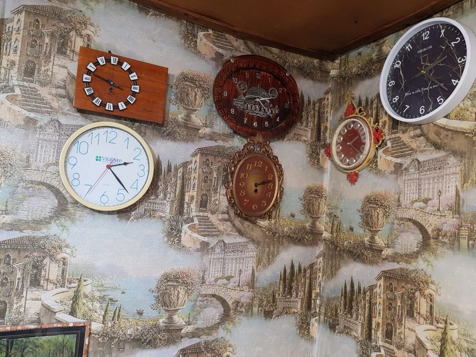 Продам  настенные Кварцевые часы