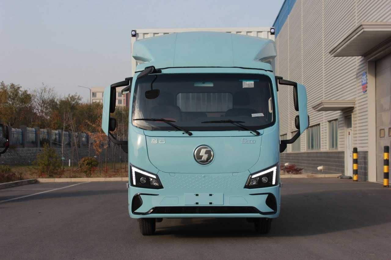 Фургон электрический SHACMAN 5 тонн грузоподъёмность 100% заряд=300 км